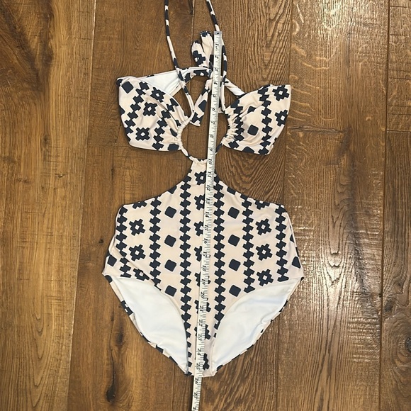 Encantadore Cut-Out Swimsuit Anthropologie M - Picture 6 of 9
